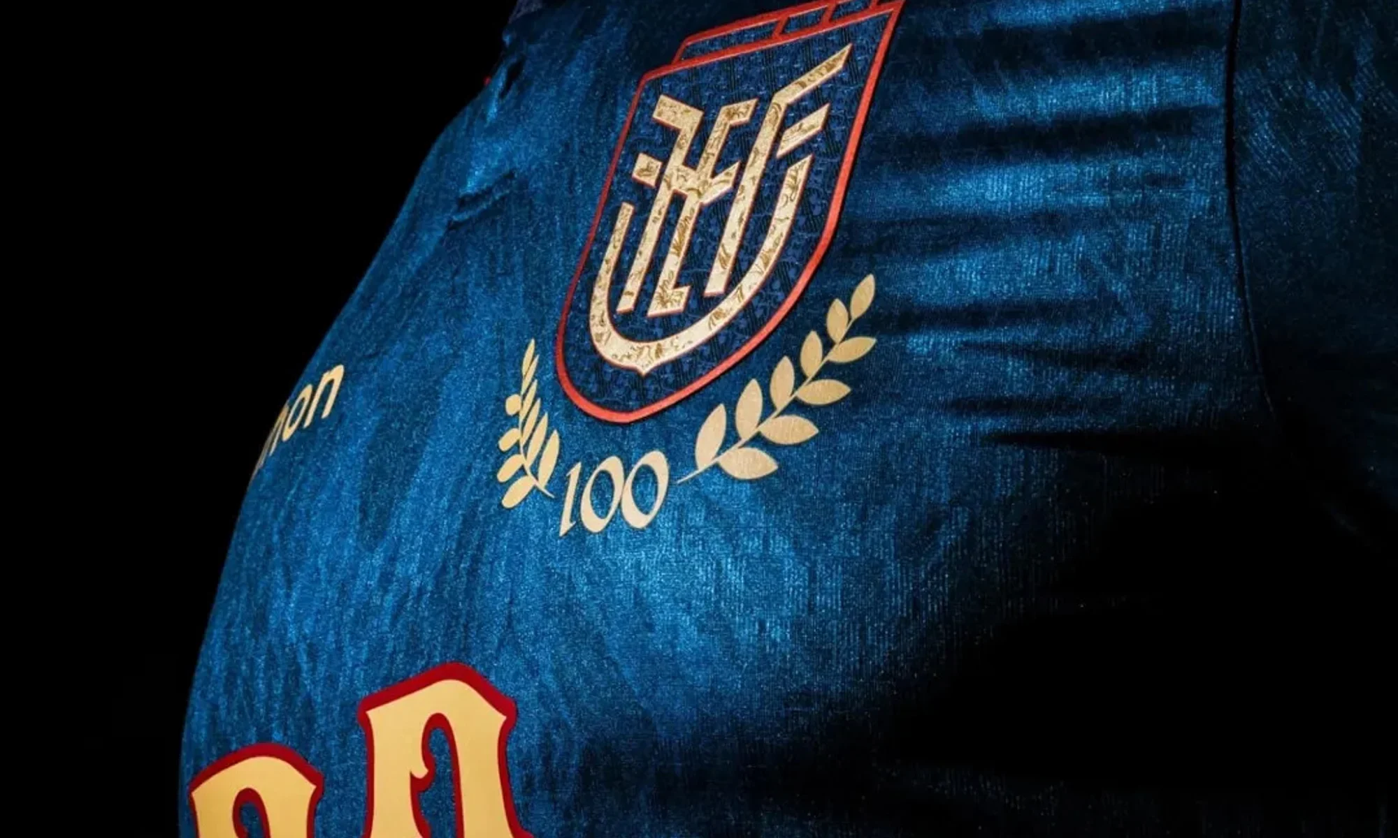Ecuador celebra el centenario de su federación con camisetas especiales de Marathon