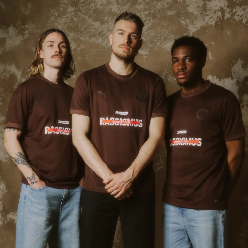 El FC St. Pauli lanza una camiseta contra el racismo: «Kein Platz für Rassismus»