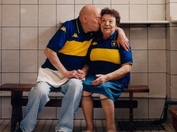El Genoa estrena una cuarta camiseta inspirada en Boca Juniors por los 120 años del Xeneize