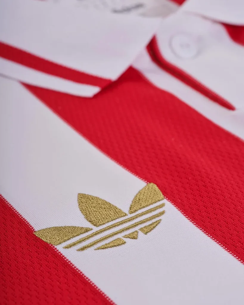 El Olympiacos celebra su centenario con una camiseta de adidas Originals que mira a 1925