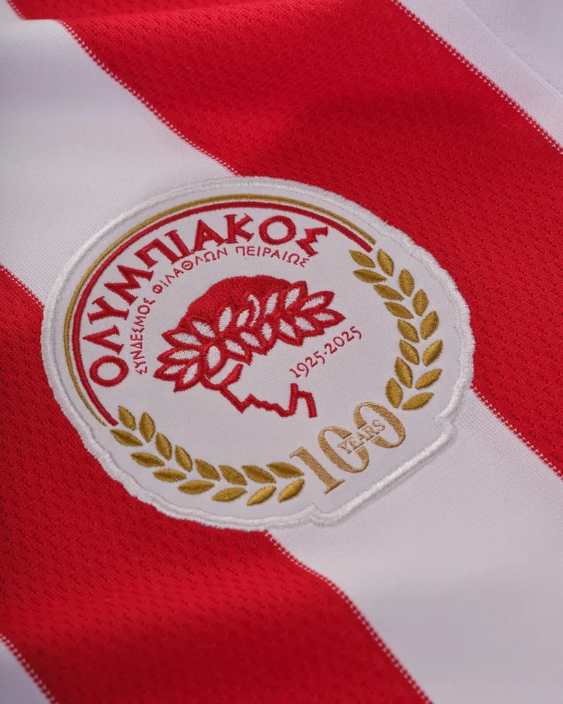 El Olympiacos celebra su centenario con una camiseta de adidas Originals que mira a 1925