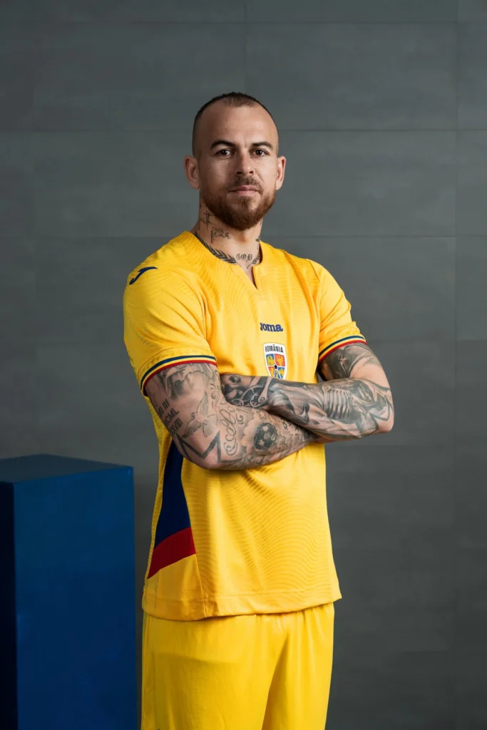 Rumanía recupera el espíritu de 1994 en sus camisetas 2025-2026 de Joma