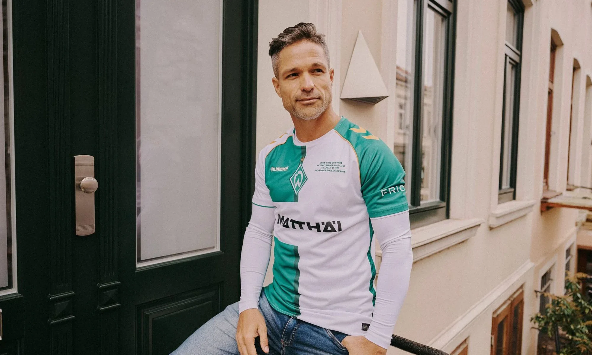 Werder Bremen rinde homenaje a Diego con una camiseta inspirada en la de 2006-2007