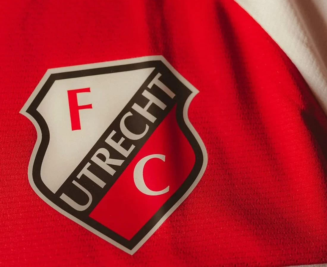 El FC Utrecht y Castore recuperan los años 80 con una camiseta retro de edición especial