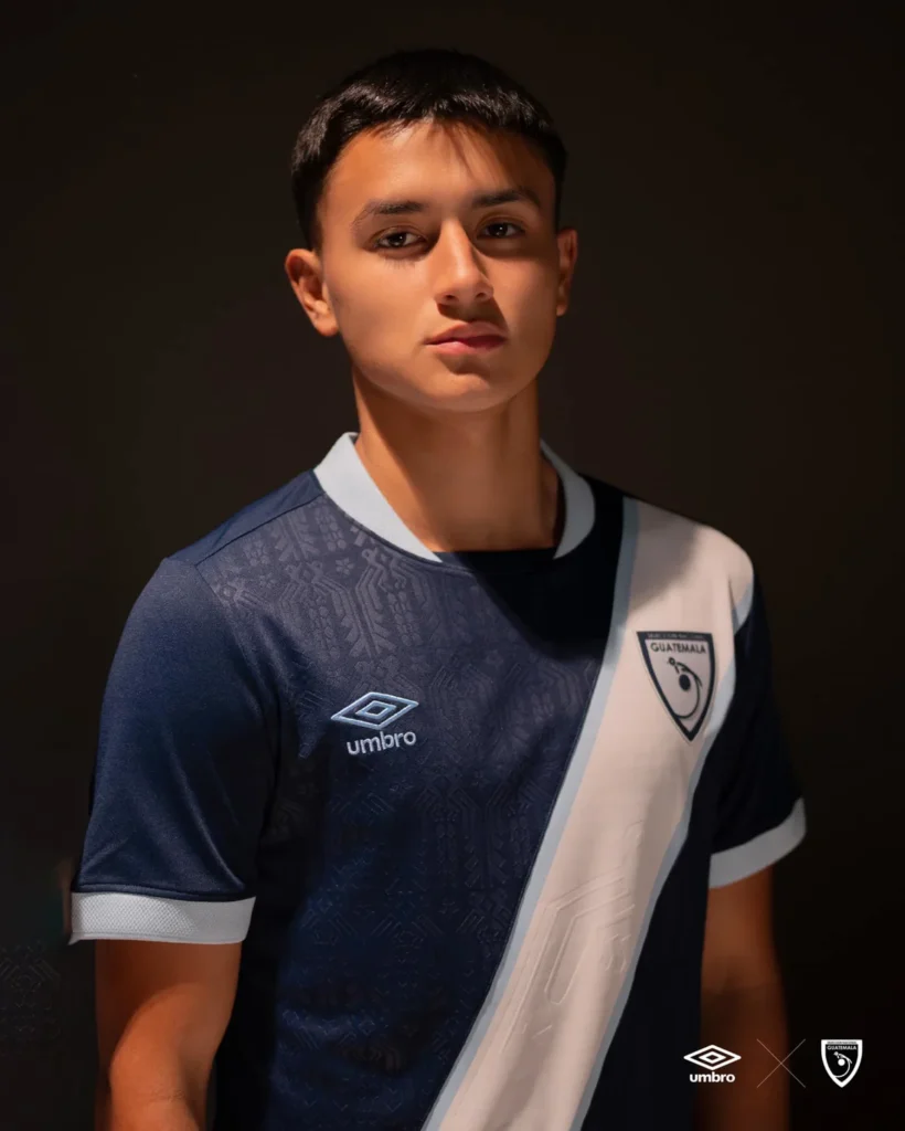 Guatemala presenta su tercera camiseta 2025-2026 inspirada en las pulseras mayas