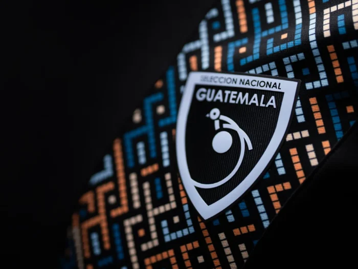Guatemala presenta su tercera camiseta 2025-2026 inspirada en las pulseras mayas