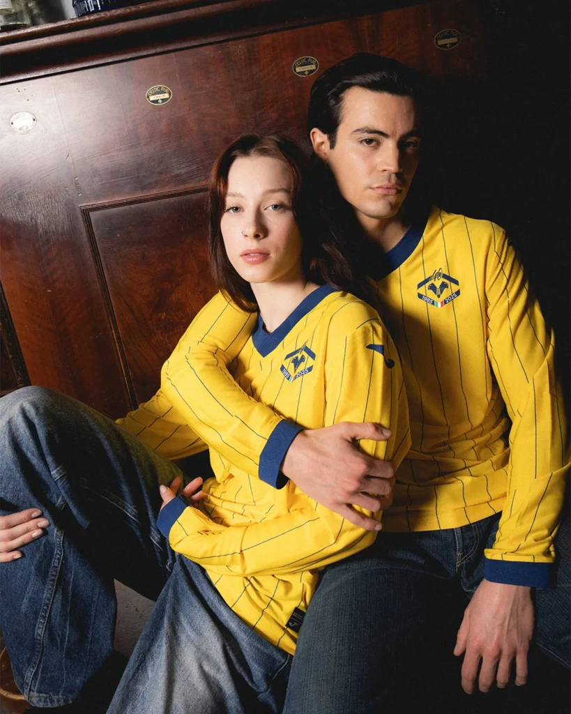 El Hellas Verona y Joma recuperan la camiseta del Scudetto 40 años después