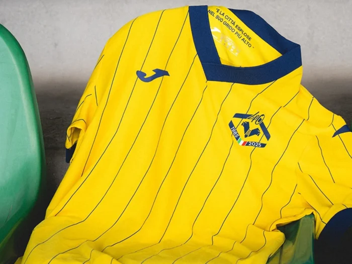 El Hellas Verona y Joma recuperan la camiseta del Scudetto 40 años después
