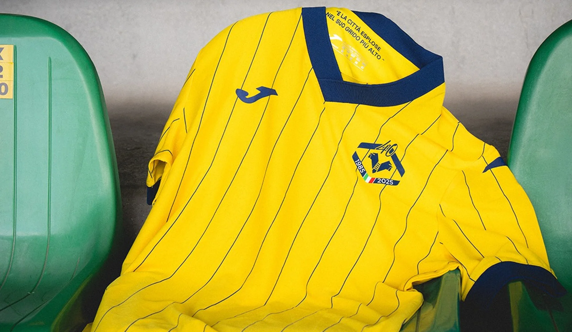El Hellas Verona y Joma recuperan la camiseta del Scudetto 40 años después