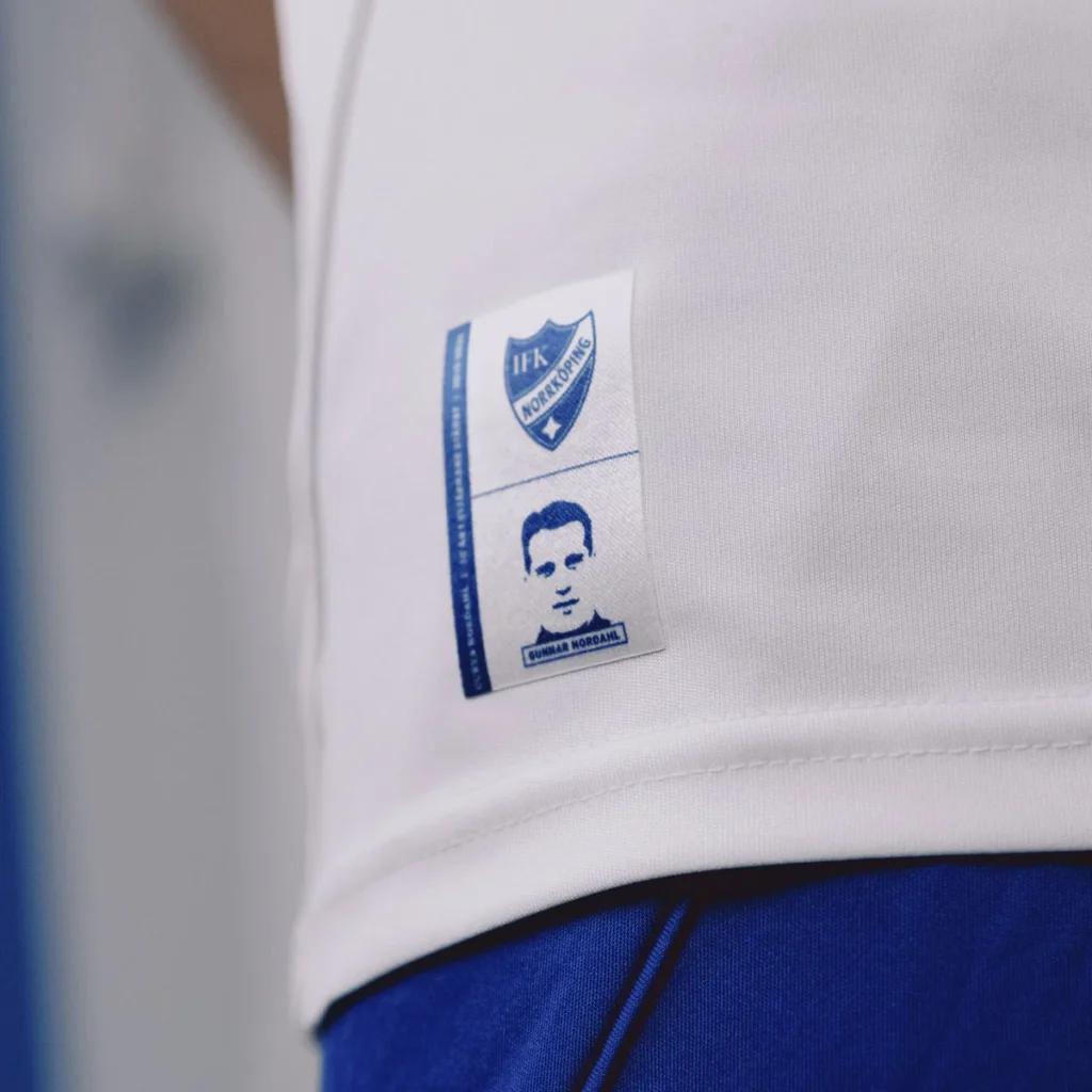 El IFK Norrköping rinde homenaje a Ove Kindvall con una segunda camiseta inspirada en el Feyenoord
