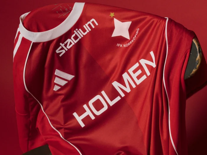 El IFK Norrköping rinde homenaje a Ove Kindvall con una segunda camiseta inspirada en el Feyenoord