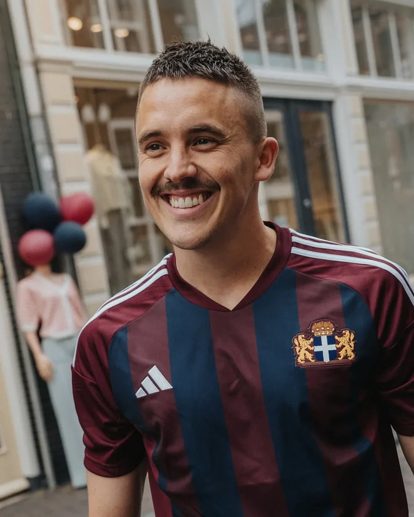 El PEC Zwolle homenajea a Leo Major con una camiseta especial por el 80 aniversario de la liberación