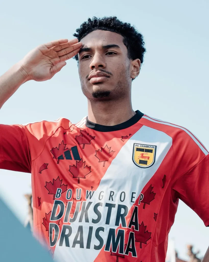 El SC Cambuur rinde homenaje a los libertadores de Leeuwarden con una camiseta especial