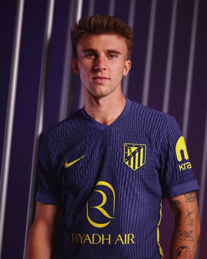 La camiseta visitante del Atlético de Madrid 2025-2026 se inspira en un tema de AC/DC