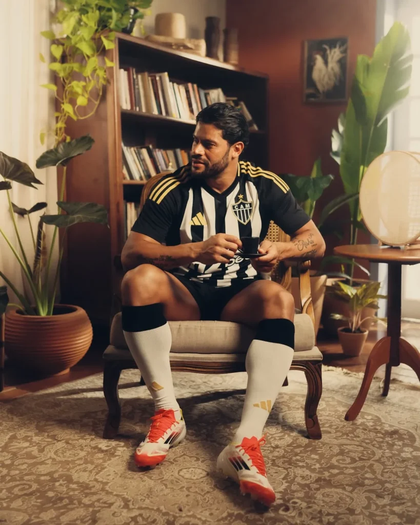 Atlético Mineiro presenta sus camisetas 2025-2026 con adidas y detalles dorados