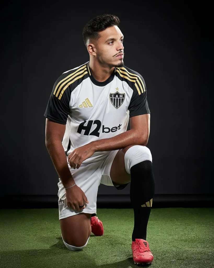Atlético Mineiro presenta sus camisetas 2025-2026 con adidas y detalles dorados