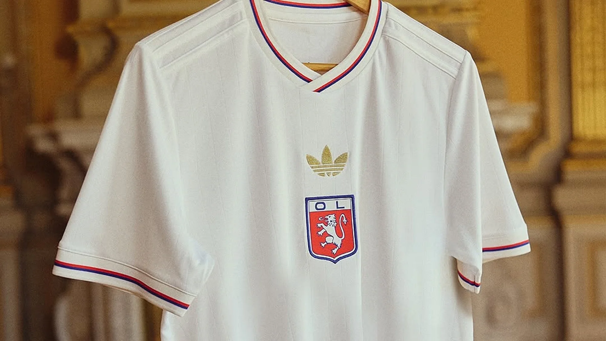 adidas presenta la camiseta del 75 aniversario del Olympique de Lyon