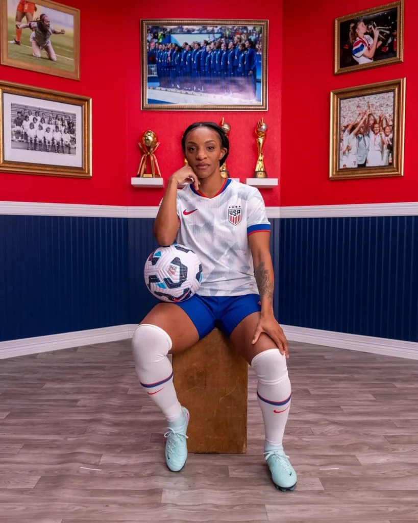 Las camisetas de Estados Unidos femenino 2025-2026 celebran 40 años de fútbol femenino