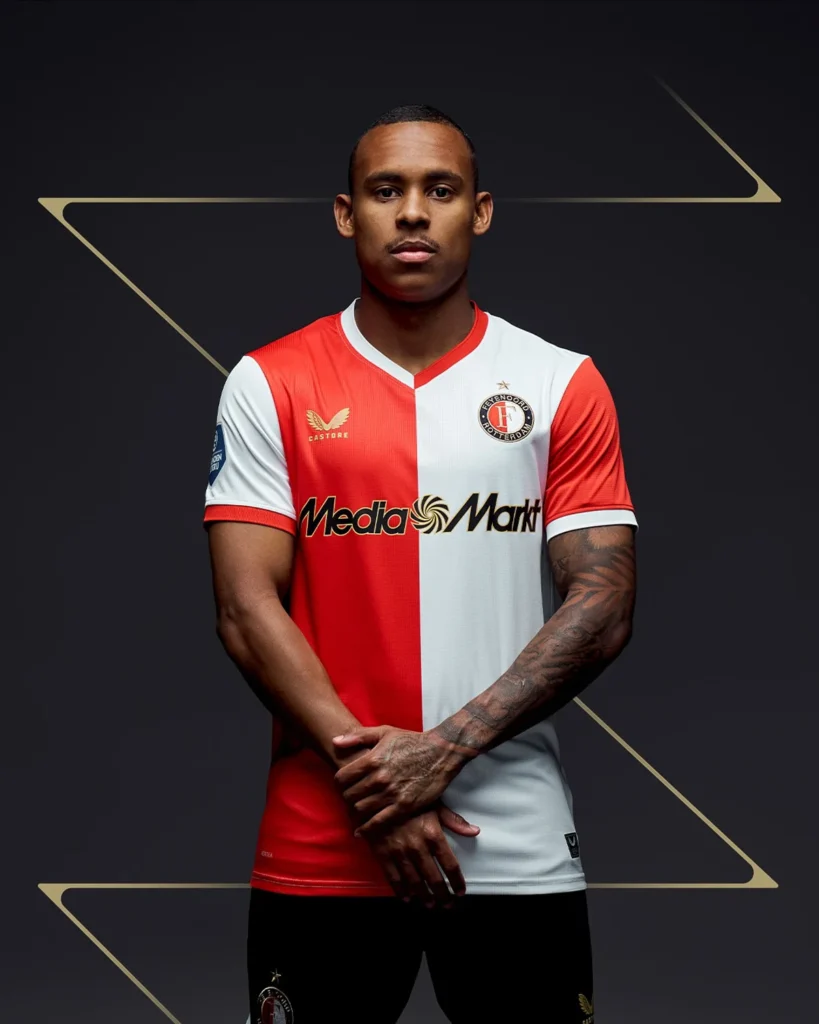 La camiseta local del Feyenoord 2025-2026 llega con detalles dorados