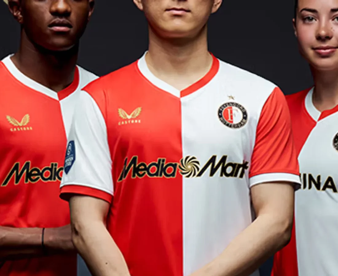 La camiseta local del Feyenoord 2025-2026 llega con detalles dorados