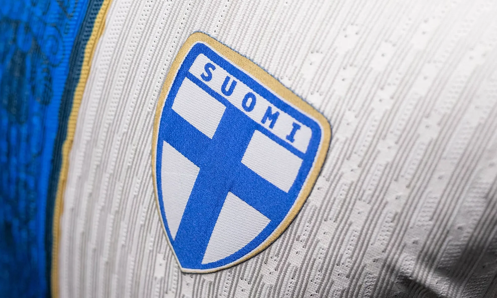 Finlandia presenta sus camisetas 2025-2026 diseñadas por un artista finlandés