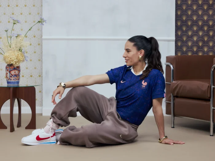 Camisetas de Francia femenino para la Eurocopa 2025: elegancia francesa con tweed y cuello Claudine