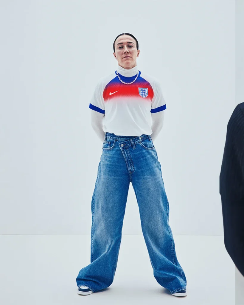 Las camisetas de Inglaterra femenino para la Eurocopa 2025 rinden tributo a las Lionesses