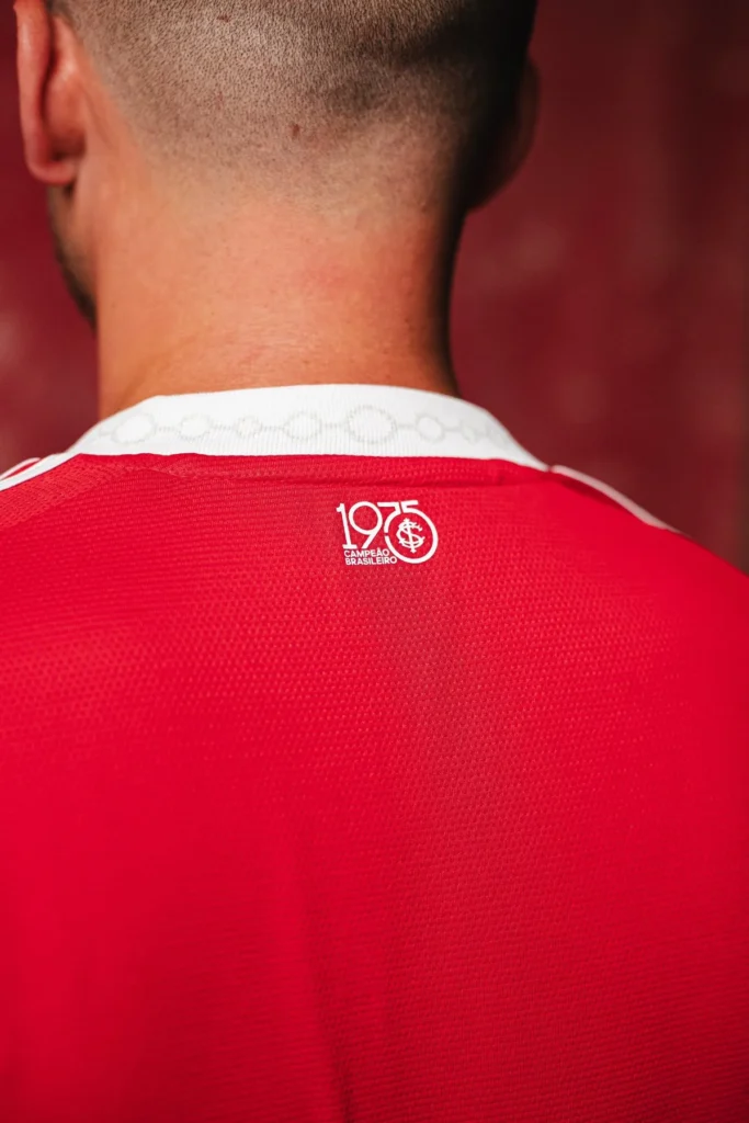 Las camisetas del Internacional 2025-2026 homenajean el título de 1975