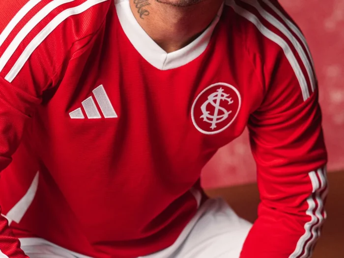 Las camisetas del Internacional 2025-2026 homenajean el título de 1975