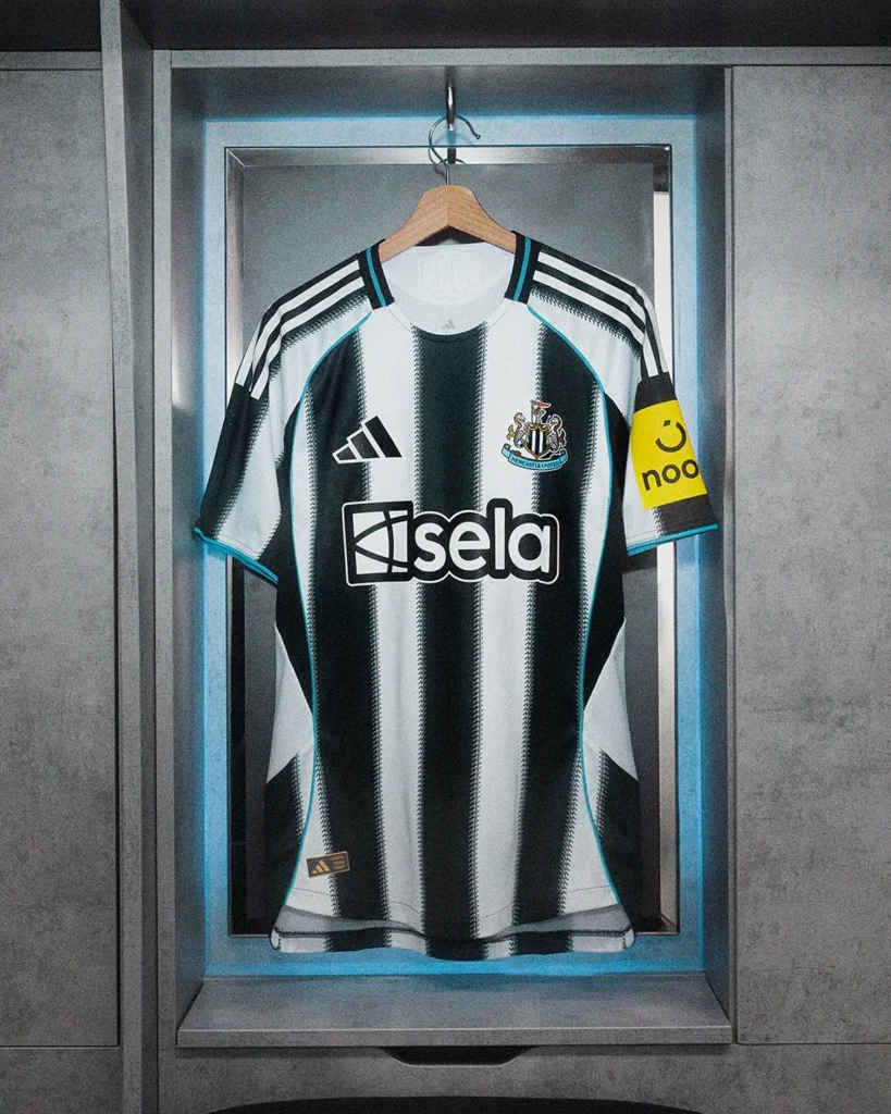 Camiseta titular del Newcastle United 2025-2026: inspirada en el «shepherd's check»