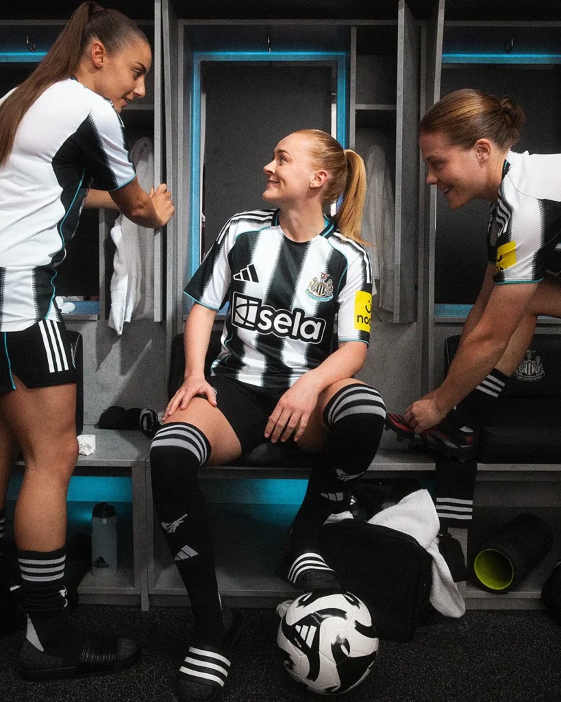 Camiseta titular del Newcastle United 2025-2026: inspirada en el «shepherd's check»