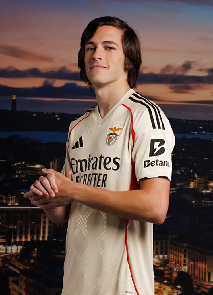 Benfica presenta sus camisetas 2025-2026 inspiradas en el ADN del club y el fútbol callejero