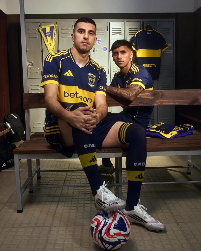 Boca Juniors viste sus camisetas 2025-2026 con el sello de los 120 años