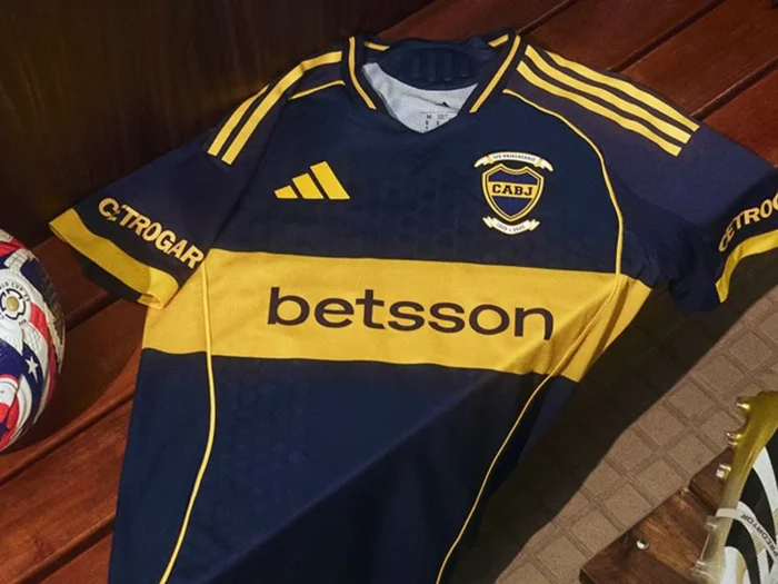 Boca Juniors viste sus camisetas 2025-2026 con el sello de los 120 años