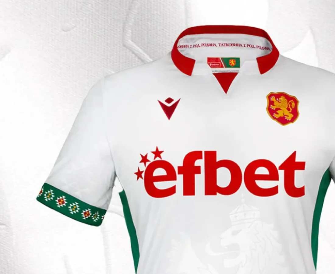 Bulgaria presenta con Macron una camiseta local que honra su bandera y su historia