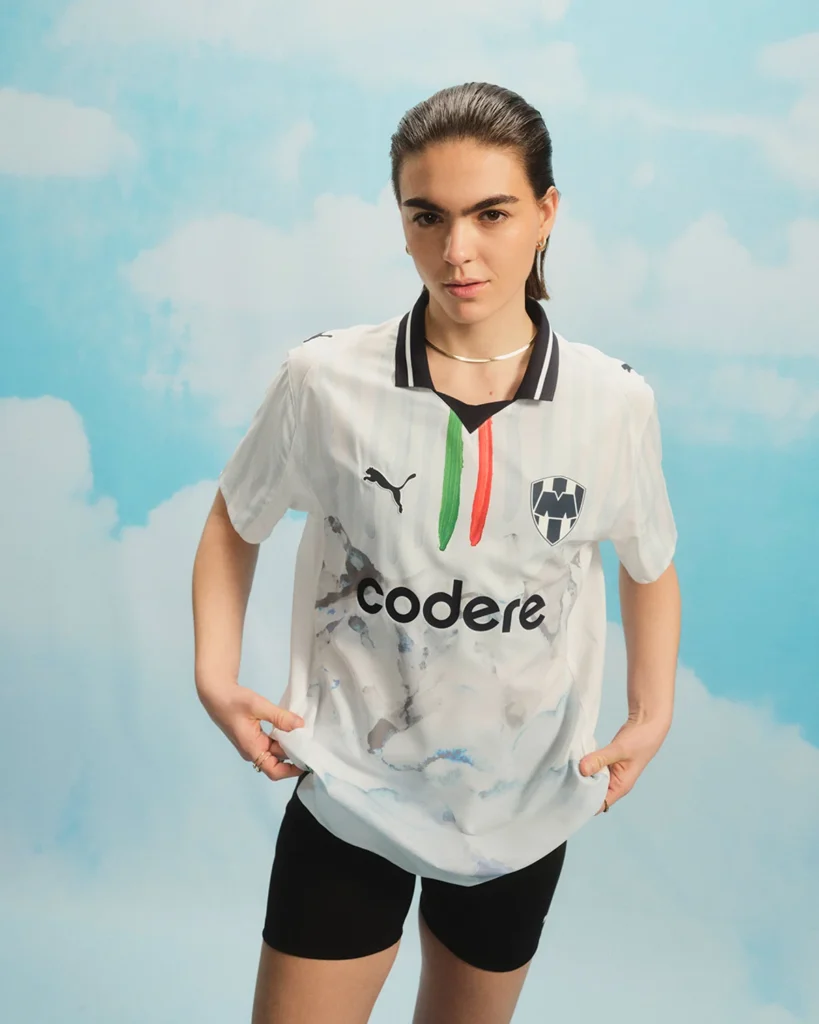 CF Monterrey estrena camiseta pintada a mano e inspirada en las montañas mexicanas