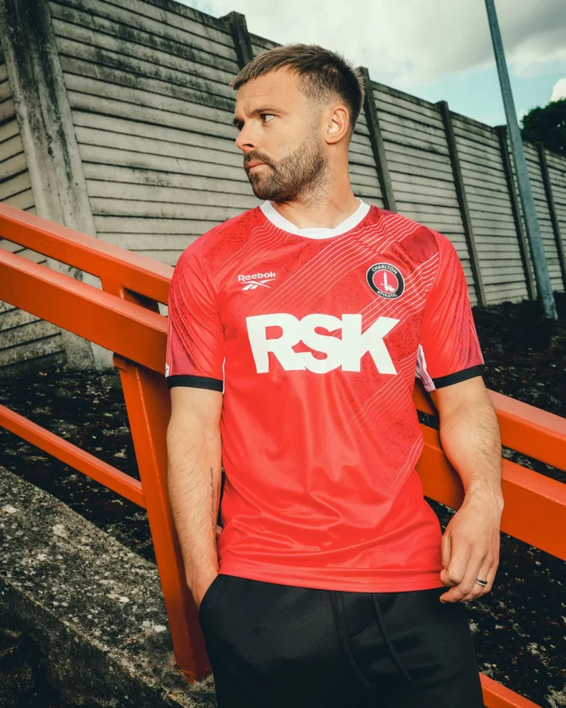 Charlton Athletic estrena camiseta con Reebok para su regreso al Championship