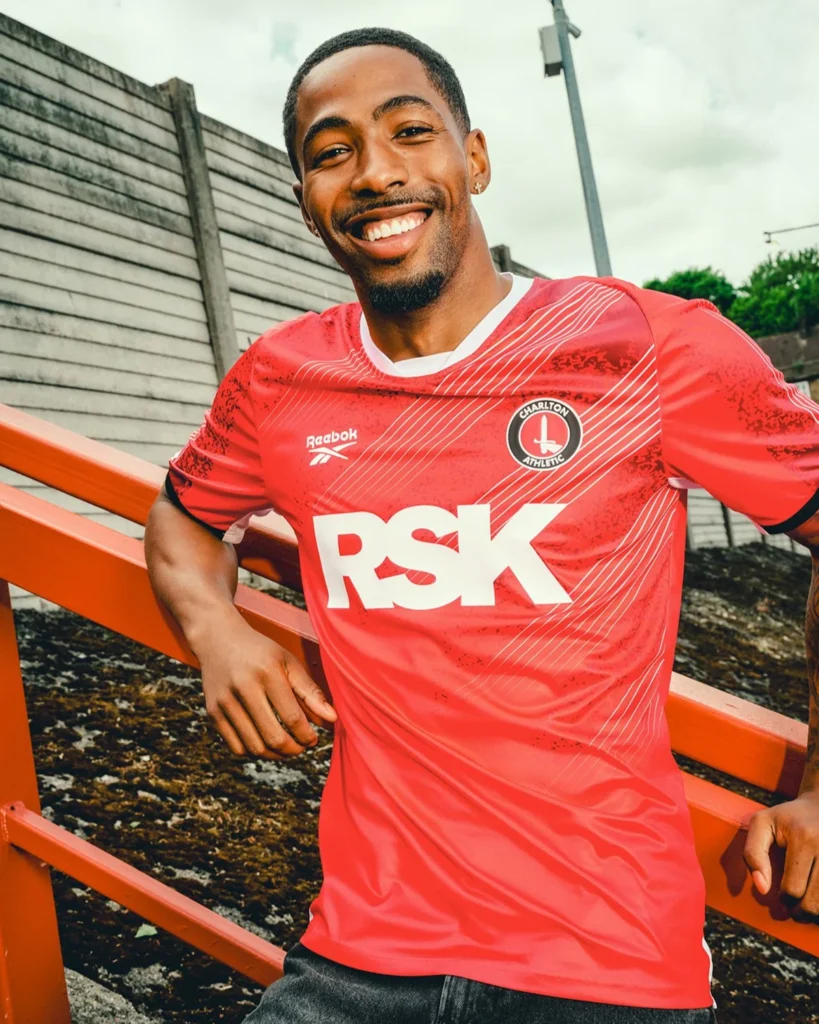 Charlton Athletic estrena camiseta con Reebok para su regreso al Championship