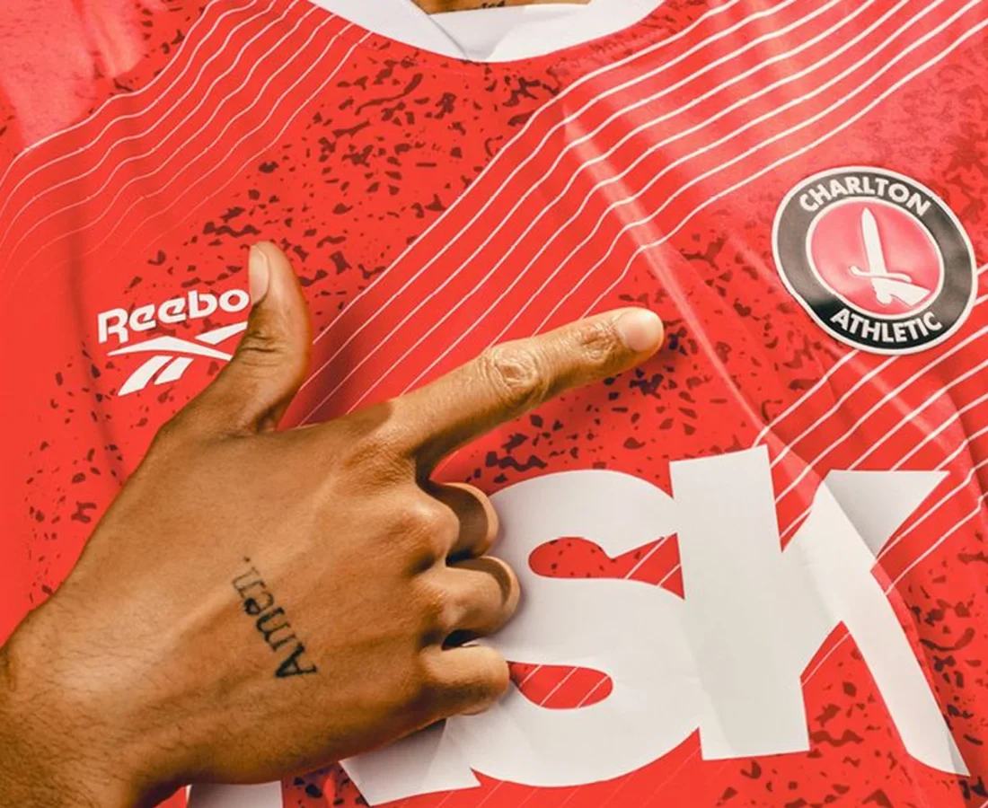 Charlton Athletic estrena camiseta con Reebok para su regreso al Championship