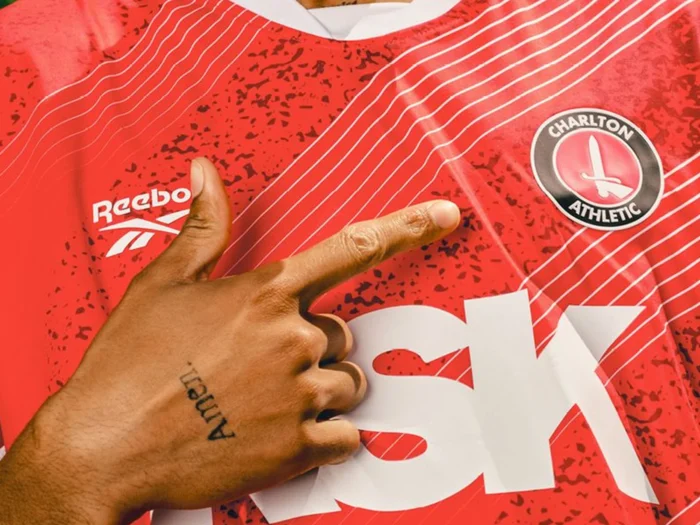 Charlton Athletic estrena camiseta con Reebok para su regreso al Championship