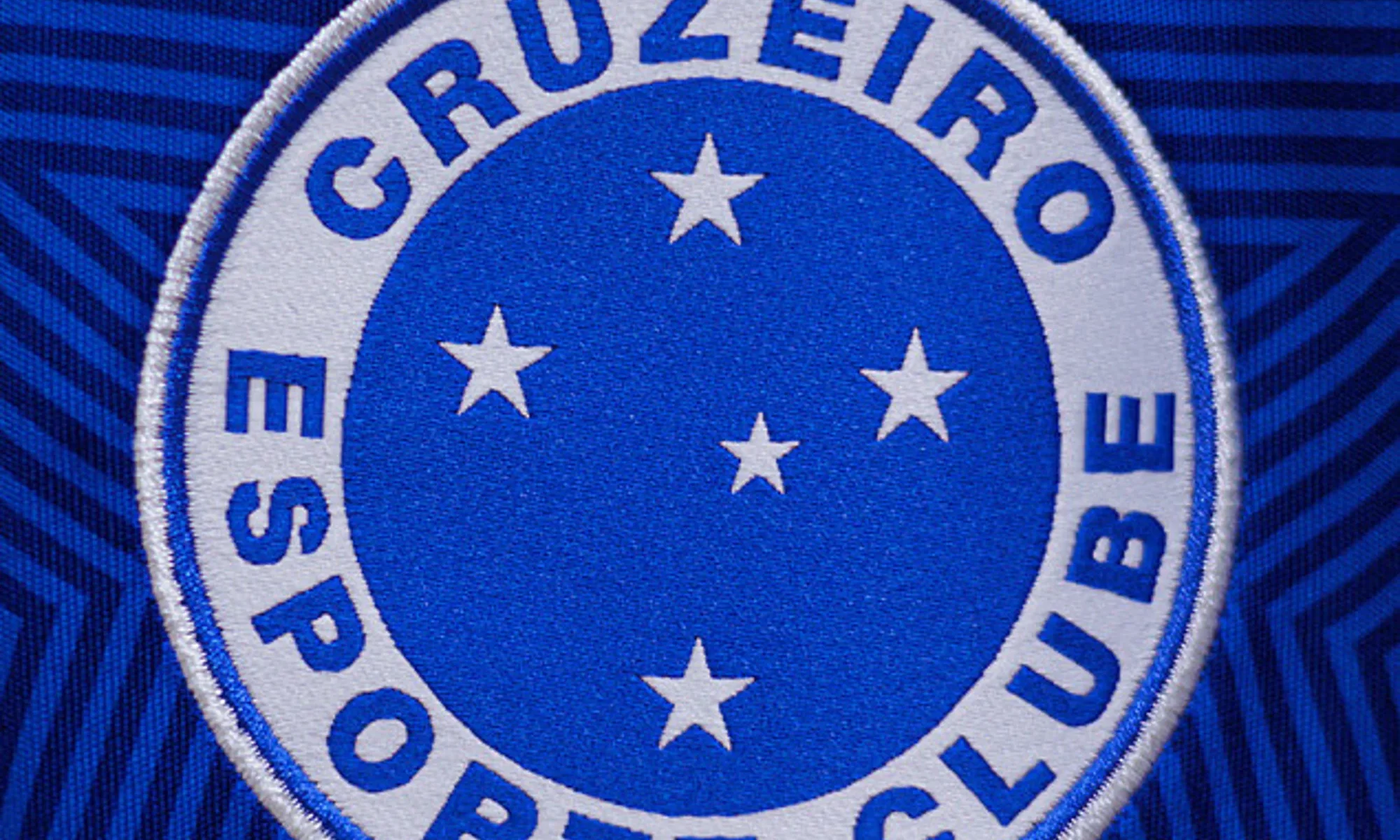 Cruzeiro presenta sus camisetas 2025-2026 con adidas y un himno hecho diseño