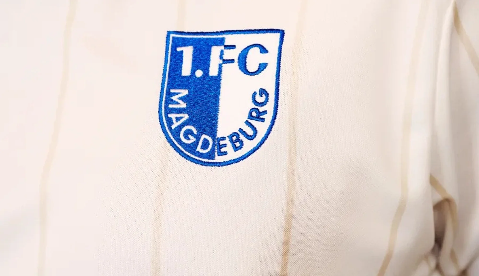 El Magdeburg estrena camiseta visitante 2025-2026 en honor a sus 60 años