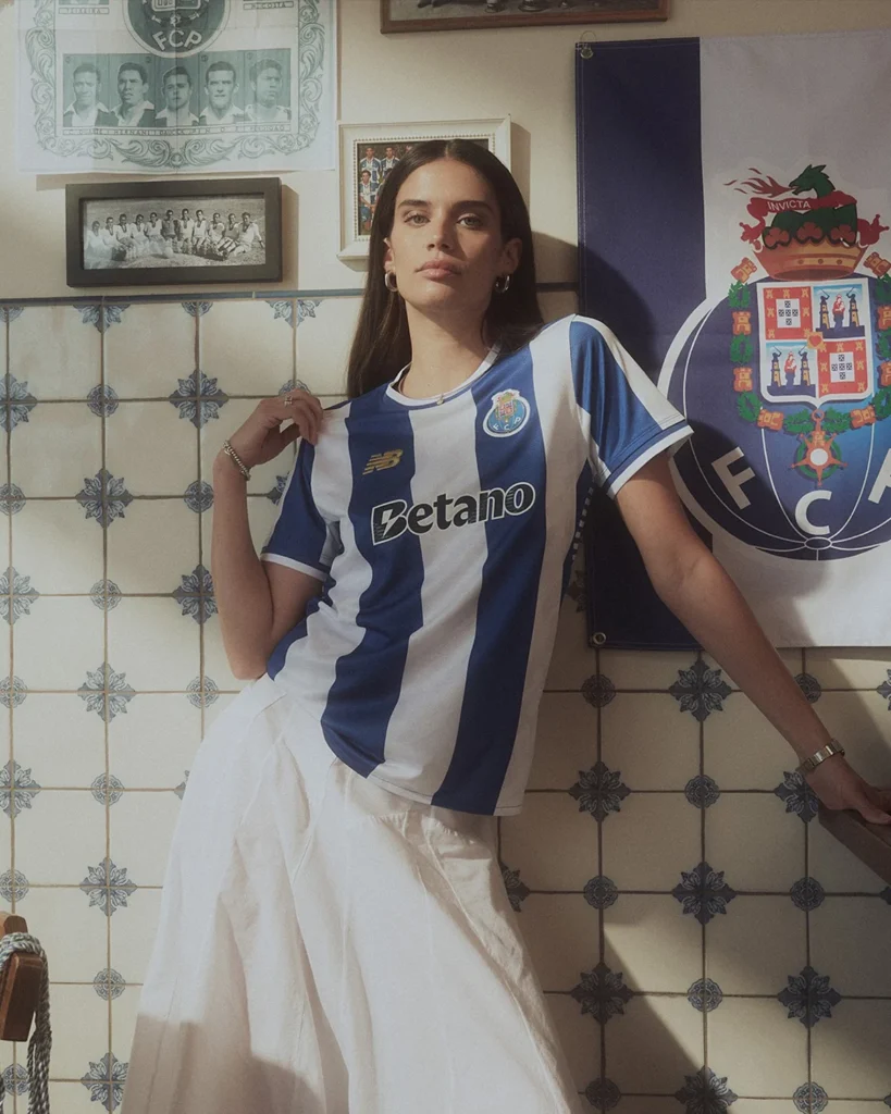 El FC Porto presenta sus camisetas 2025-2026: homenaje a la ciudad y diez años con New Balance