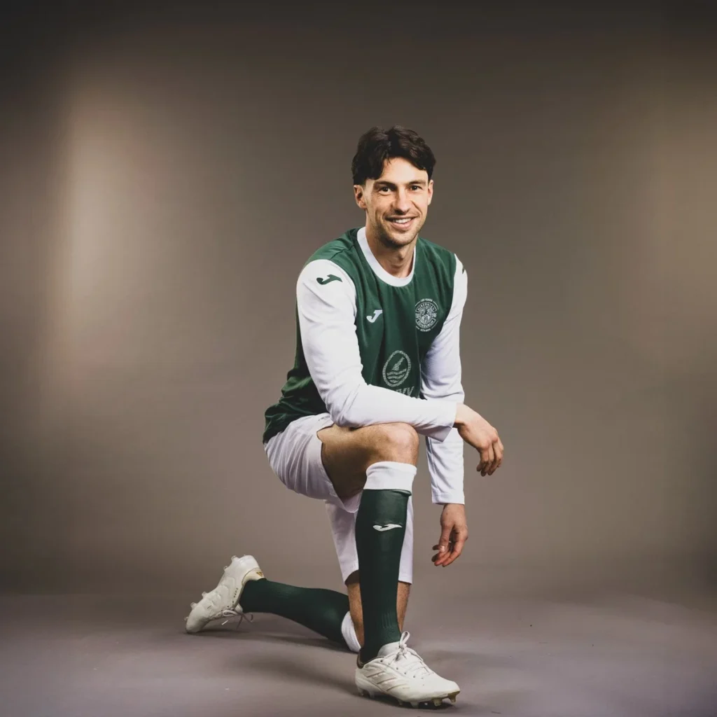 Hibernian celebra sus 150 años con una camiseta 2025-2026 de aire retro