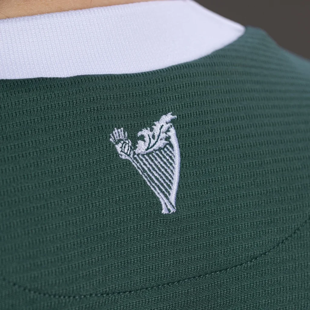 Hibernian celebra sus 150 años con una camiseta 2025-2026 de aire retro