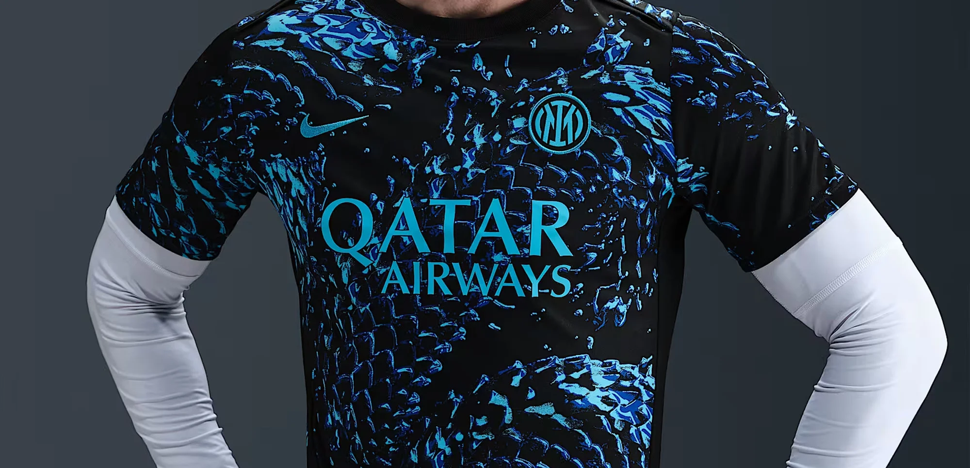 La camiseta de calentamiento del Inter de Milán 2025-2026 luce piel de serpiente