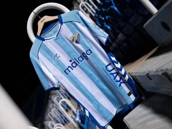 Málaga CF presenta sus camisetas 2025-2026 inspiradas en los años 70 y 80