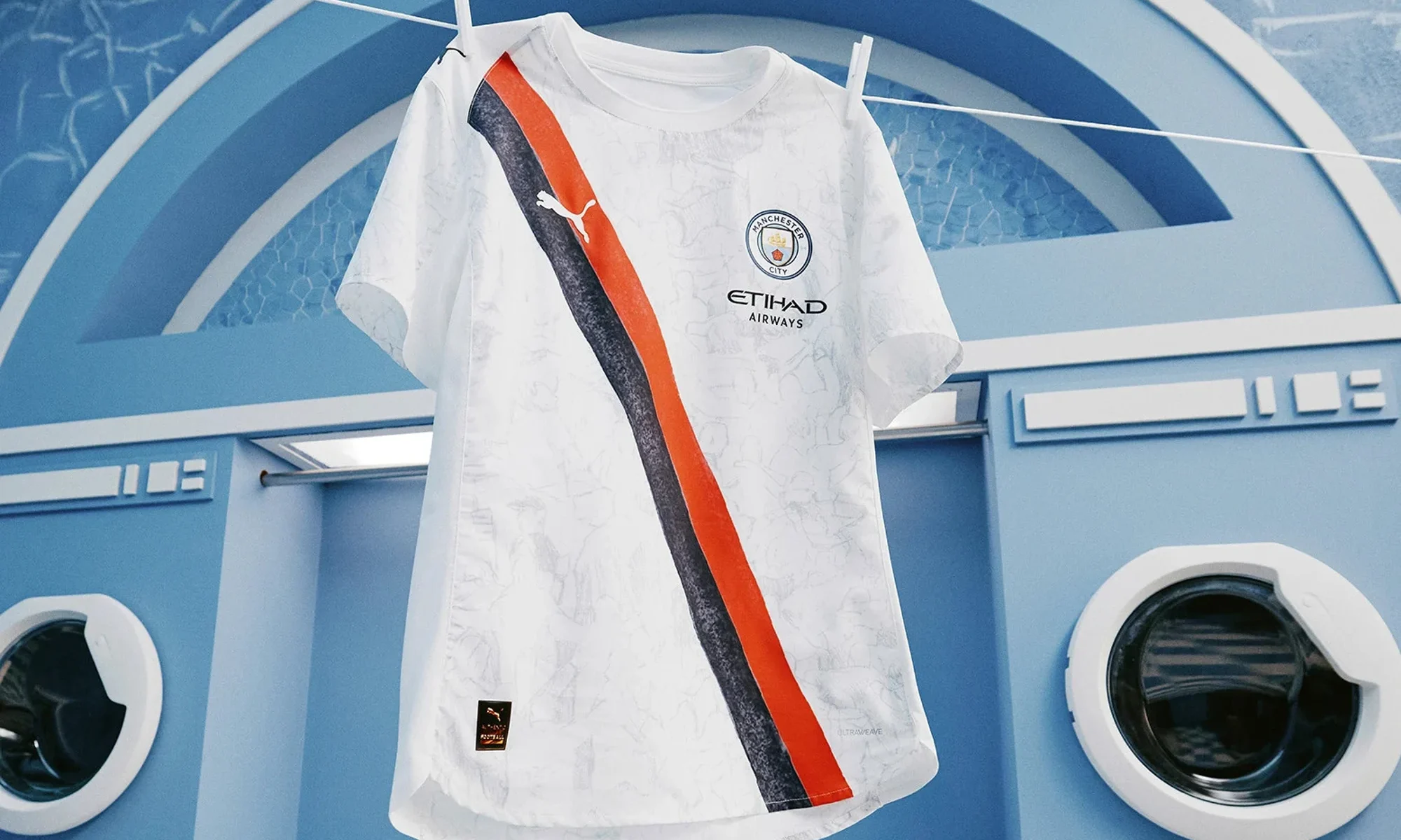 El Manchester City celebra el Poznan en sus camisetas para el Mundial de Clubes