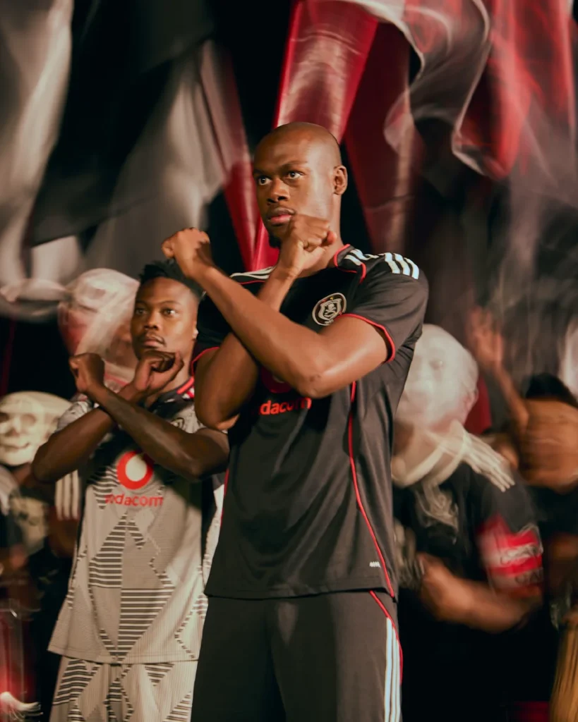 Orlando Pirates presenta sus camisetas adidas 2025-2026 con guiño a las Orlando Towers