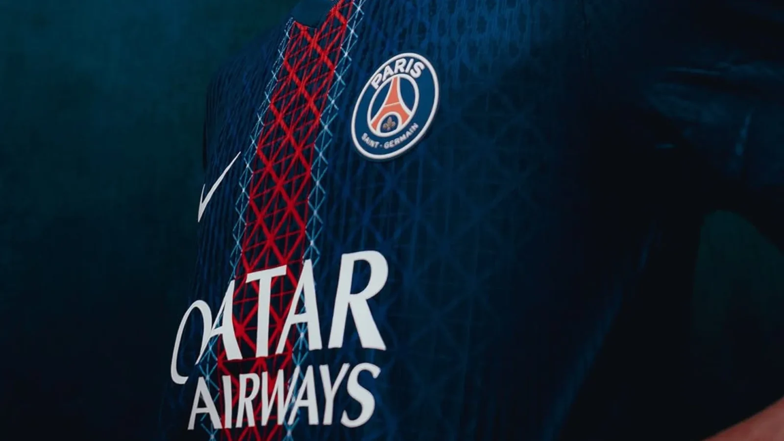 El PSG une la raya Hechter y la Torre Eiffel en su nueva camiseta local